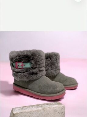 Ugg Elle Girl Boots Size 2